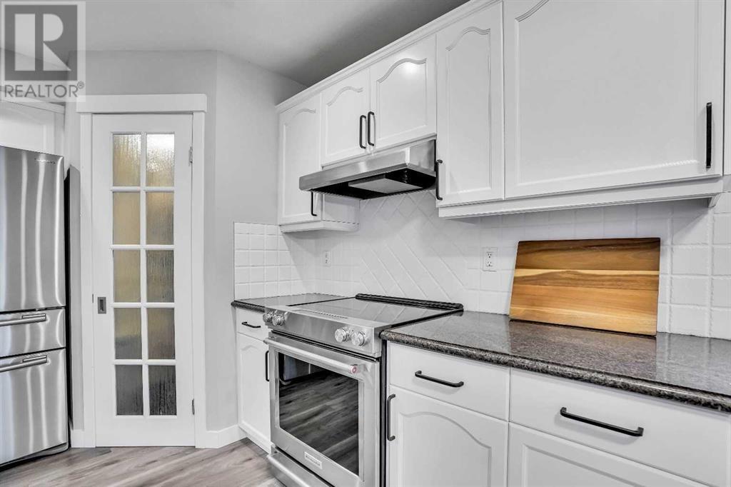 Single Family House for Sale in  Somerglen Cove SW Somerset Calgary 
