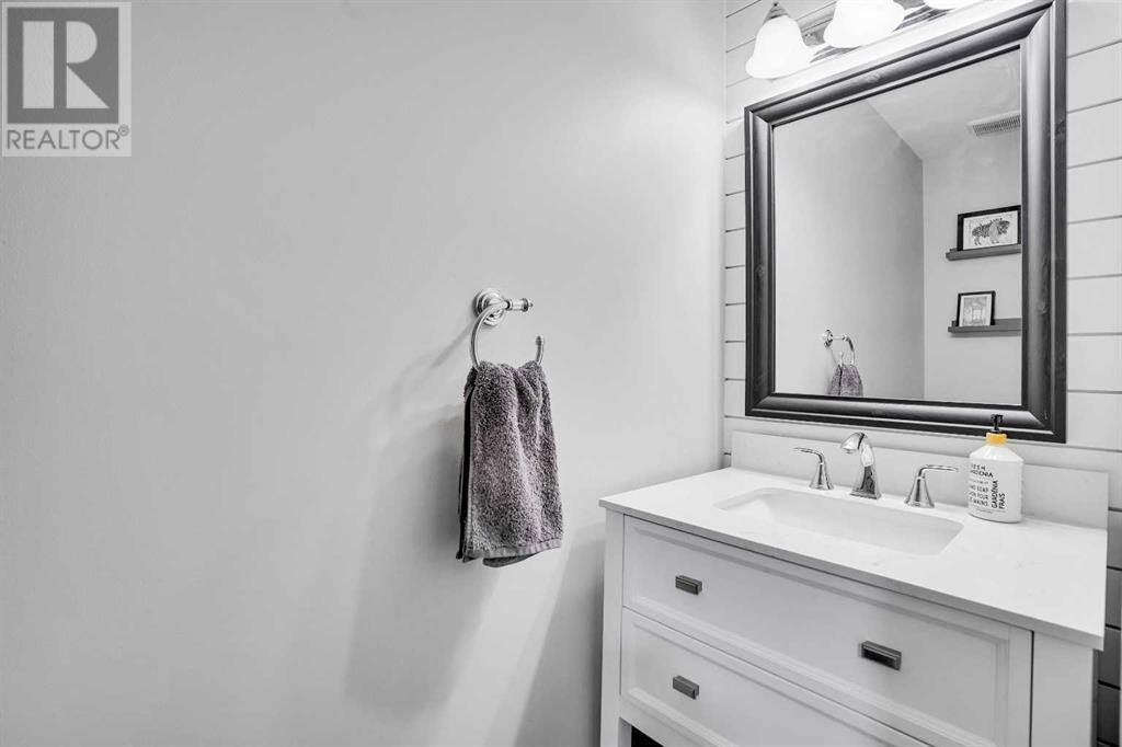 Single Family House for Sale in  Somerglen Cove SW Somerset Calgary 