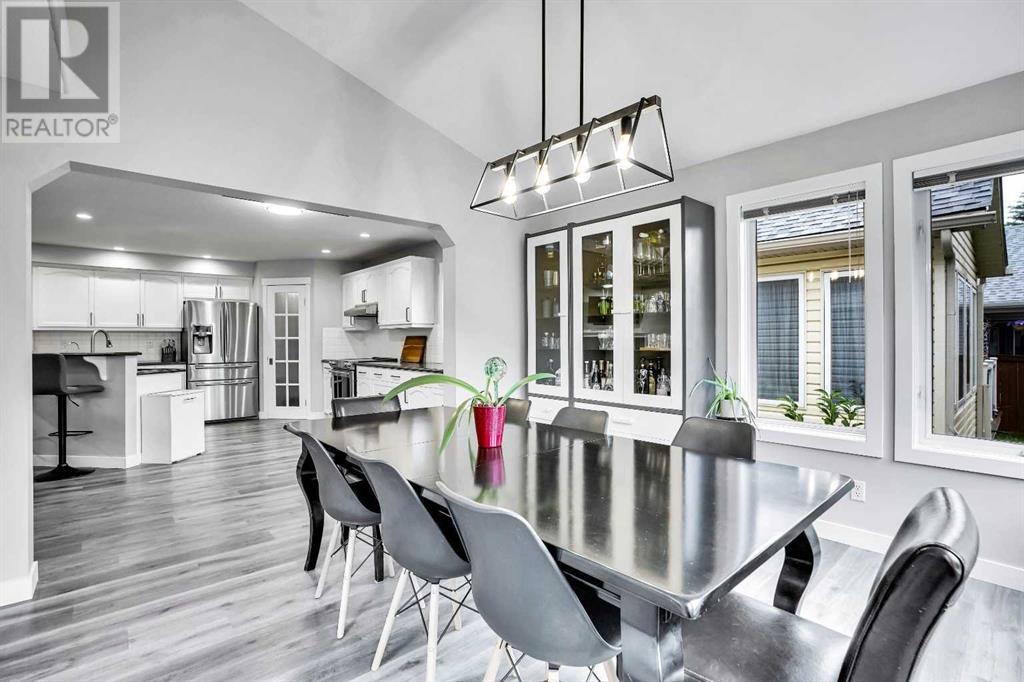Single Family House for Sale in  Somerglen Cove SW Somerset Calgary 