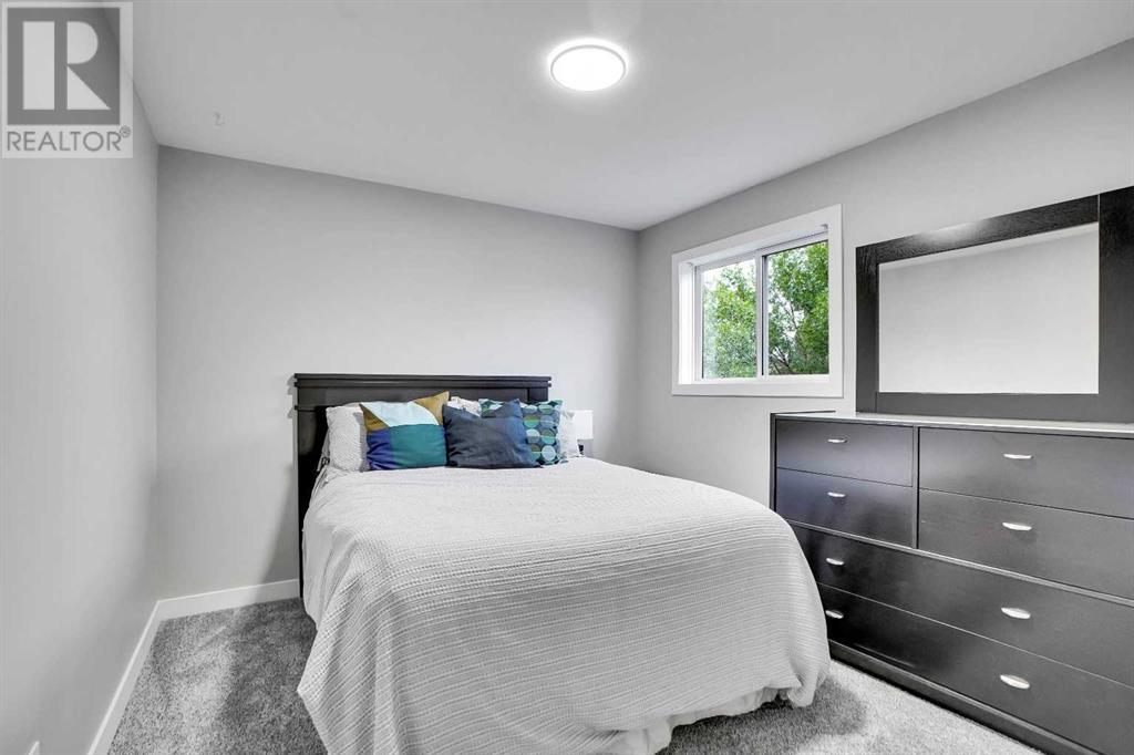 Single Family House for Sale in  Somerglen Cove SW Somerset Calgary 