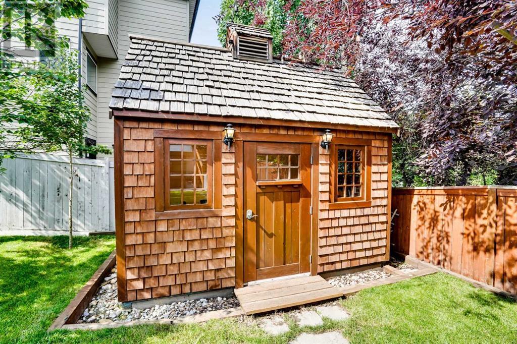 Single Family House for Sale in  Somerglen Cove SW Somerset Calgary 
