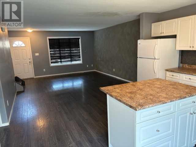 Photo 3 of 207 4801 47 Avenue, Lloydminster SK
