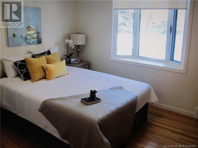 Photo 7 of 410 24 Street S, Lethbridge AB