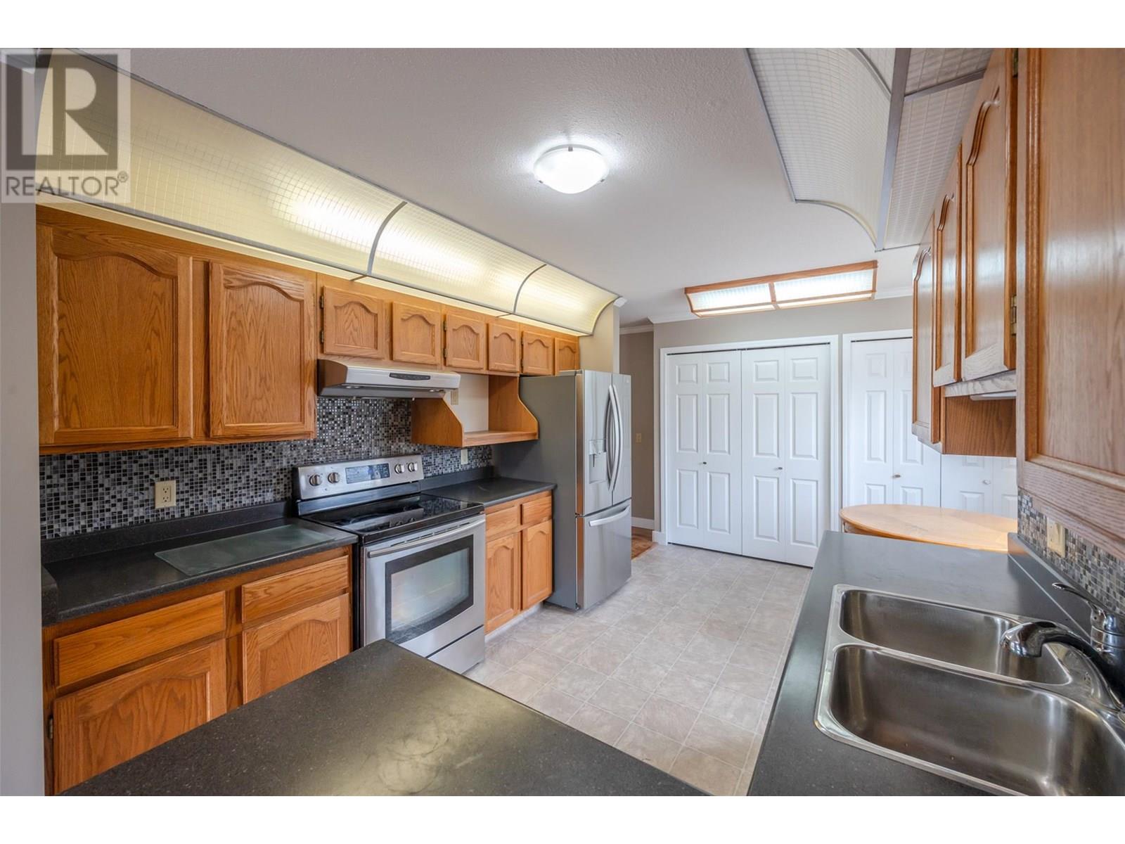 157 Green Avenue W Unit# 201, Penticton