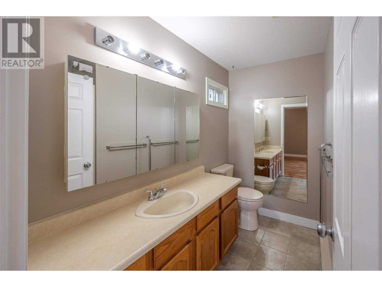 157 Green Avenue W Unit# 201, Penticton