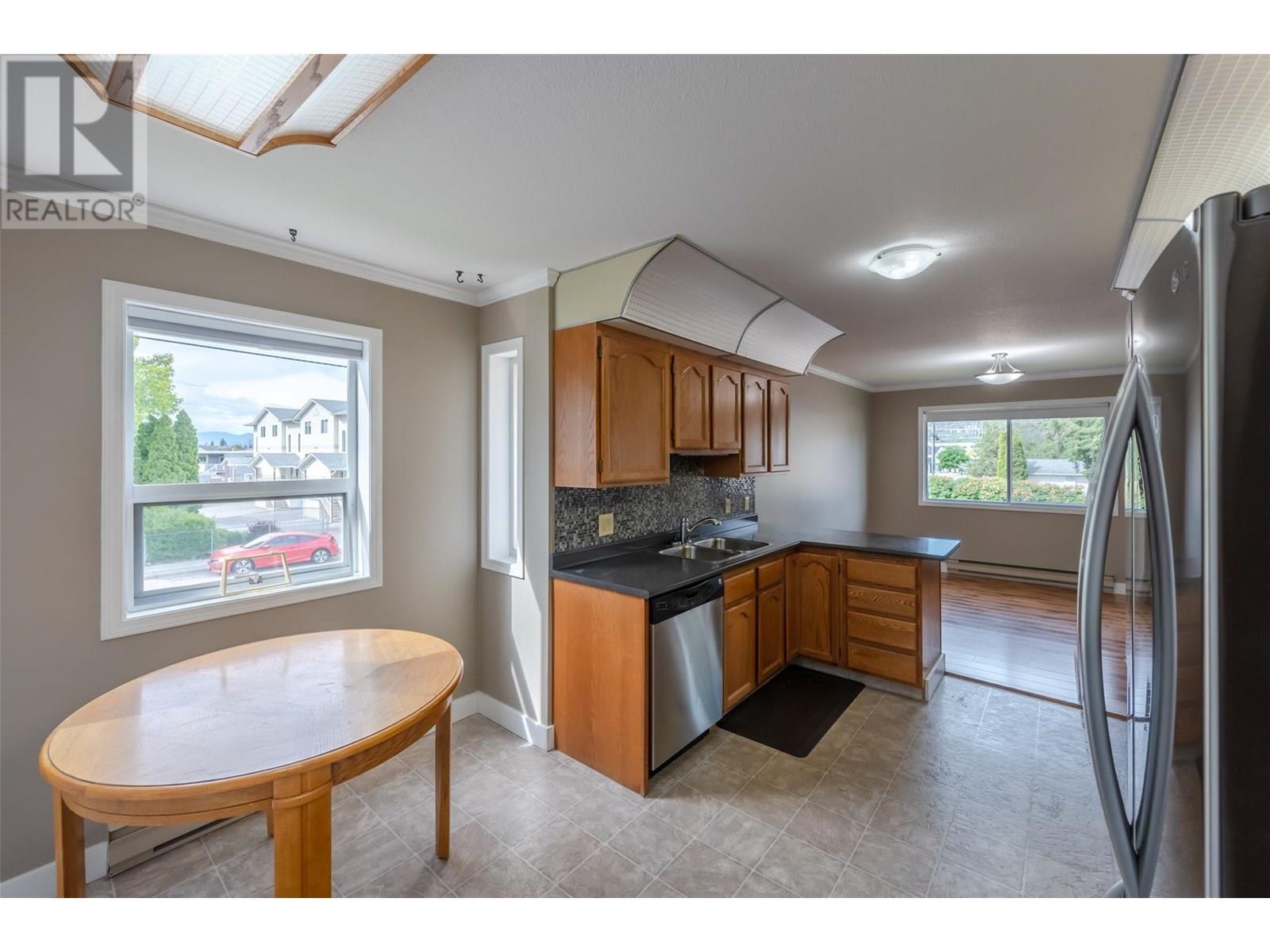 157 Green Avenue W Unit# 201, Penticton
