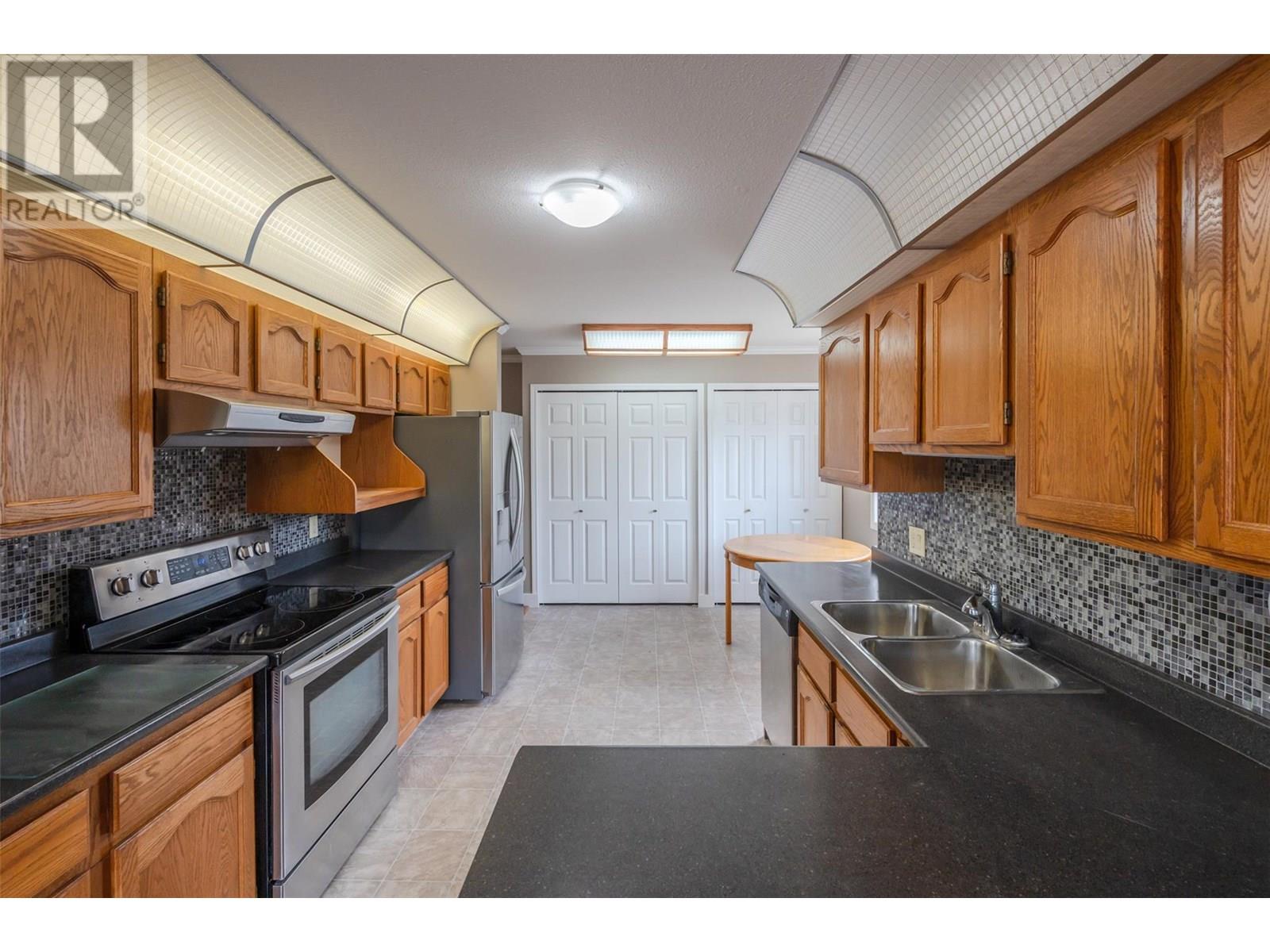 157 Green Avenue W Unit# 201, Penticton