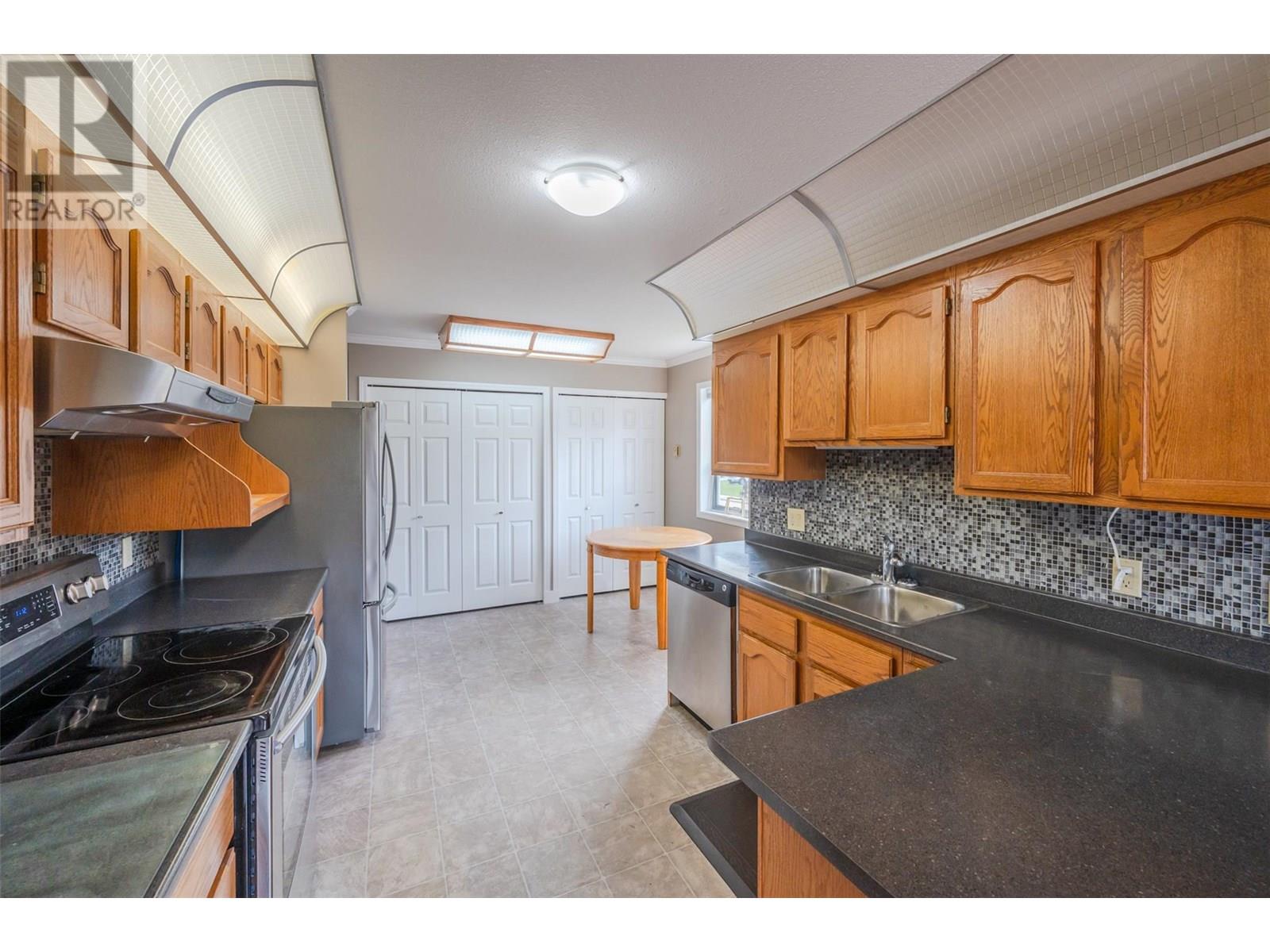 157 Green Avenue W Unit# 201, Penticton