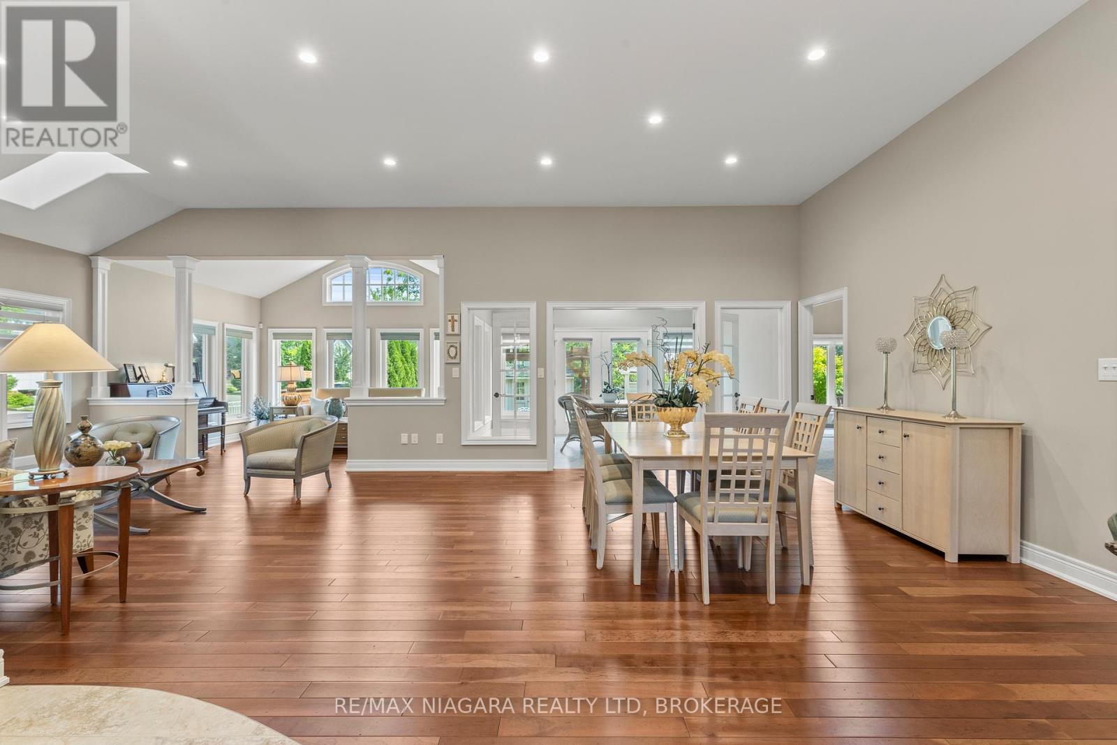 Photo 5 of 44 Stoneridge Crescent, Niagaraonthelake ON