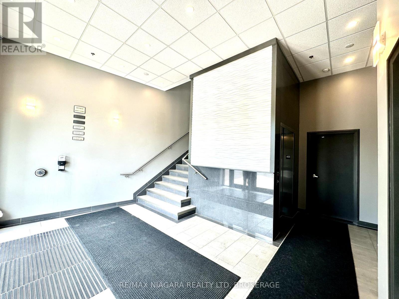 Photo 5 of 203 359 Carlton Street, St Catharines ON