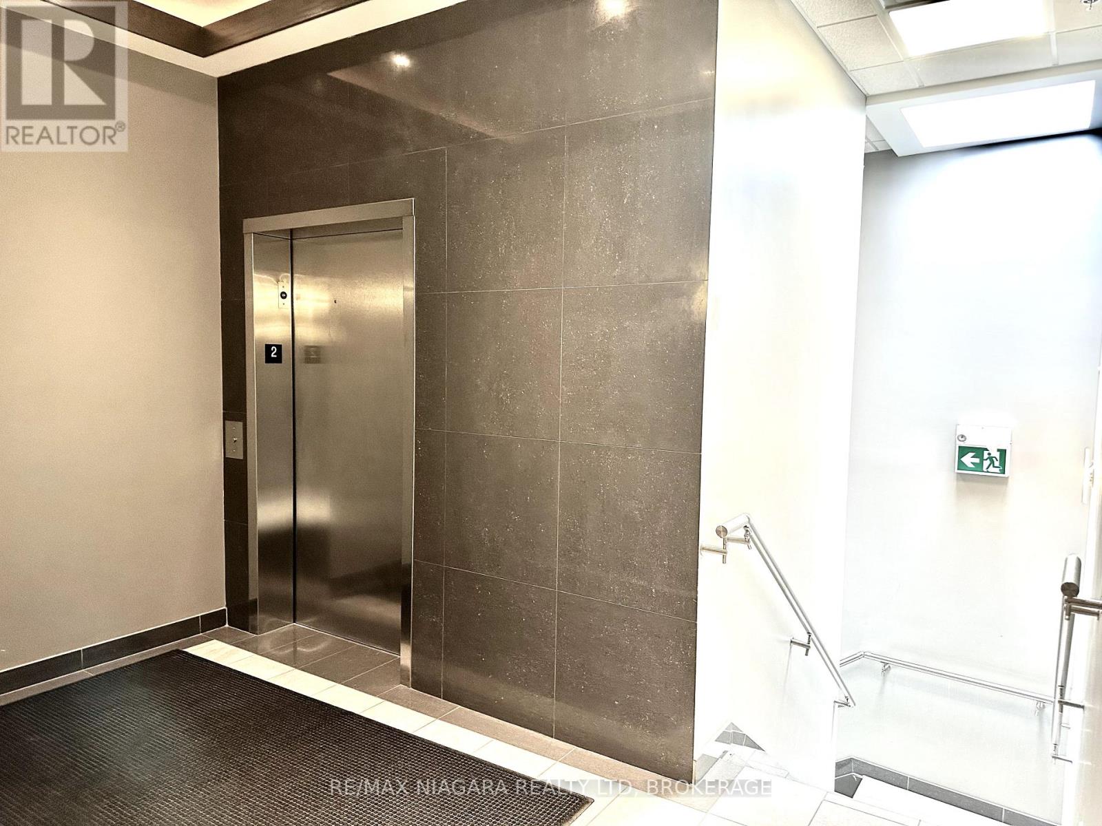 Photo 7 of 203 359 Carlton Street, St Catharines ON