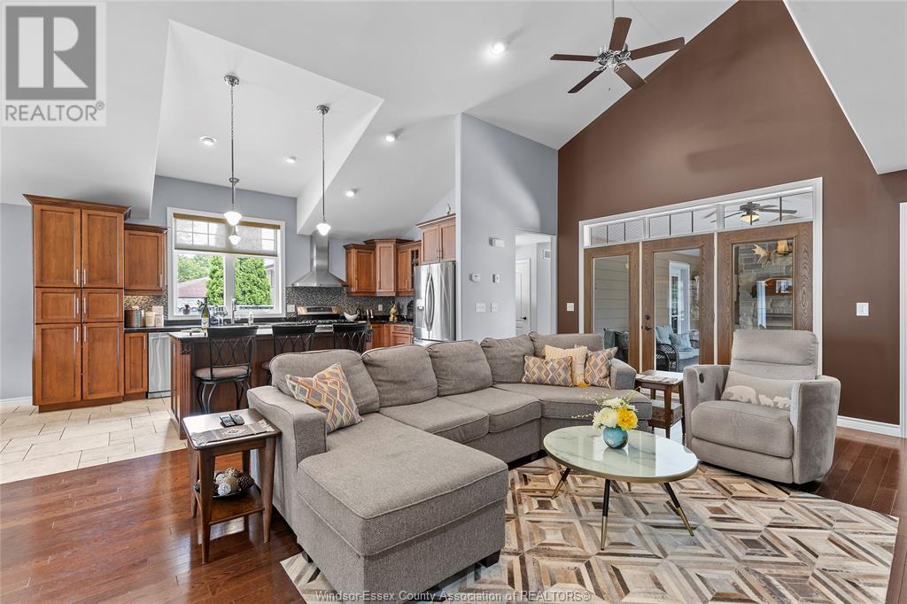 Photo 9 of 4887 Grand Boulevard, Windsor ON