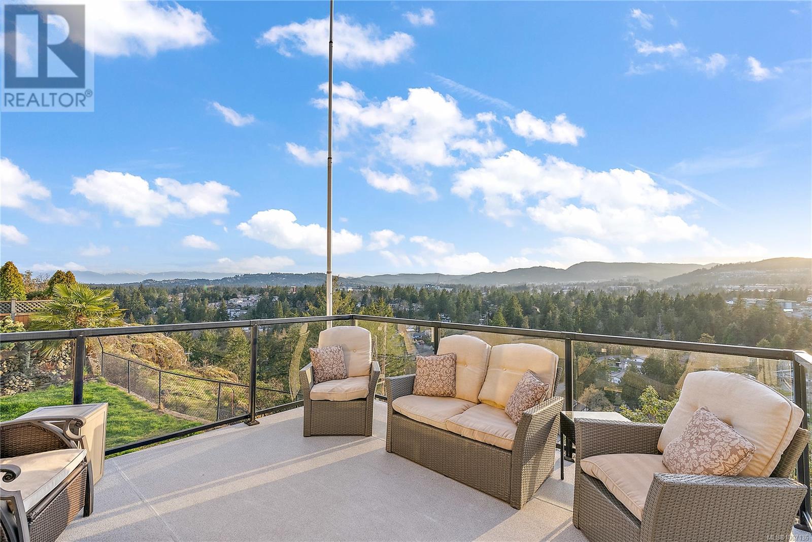 Photo 13 of 2536 Legacy Ridge, Langford BC