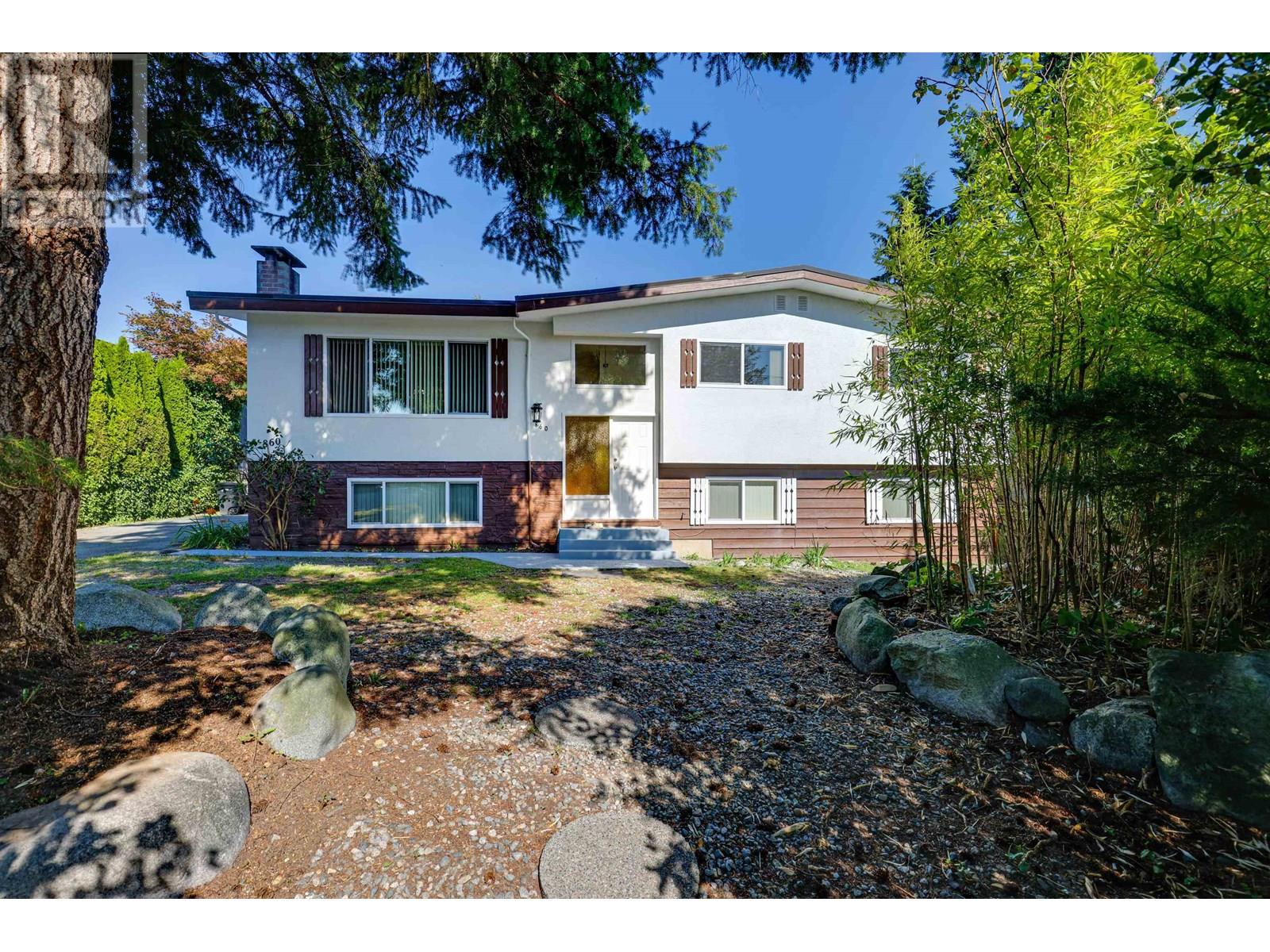 Photo 21 of 860 Howard Avenue, Burnaby BC
