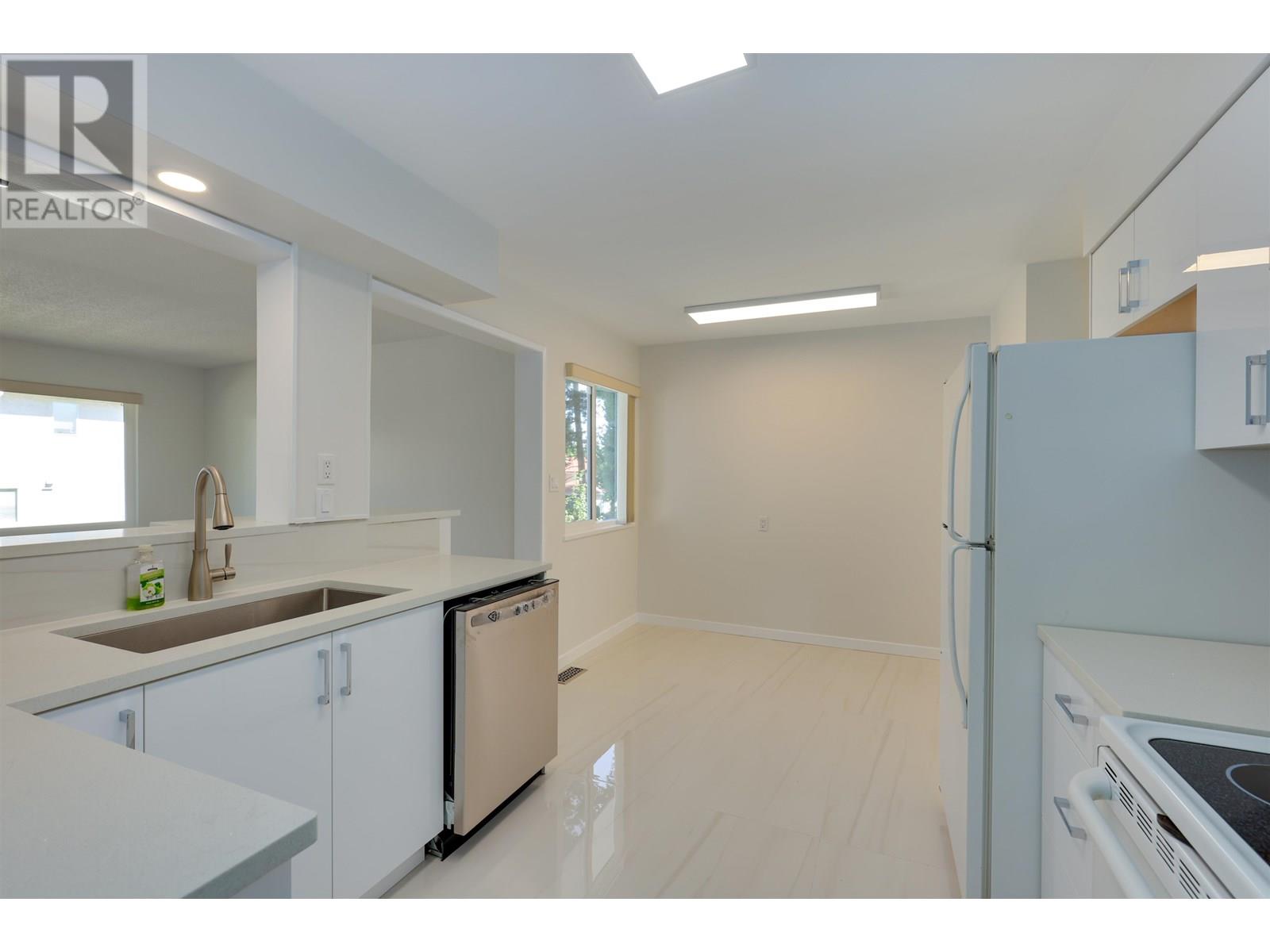 Photo 25 of 860 Howard Avenue, Burnaby BC