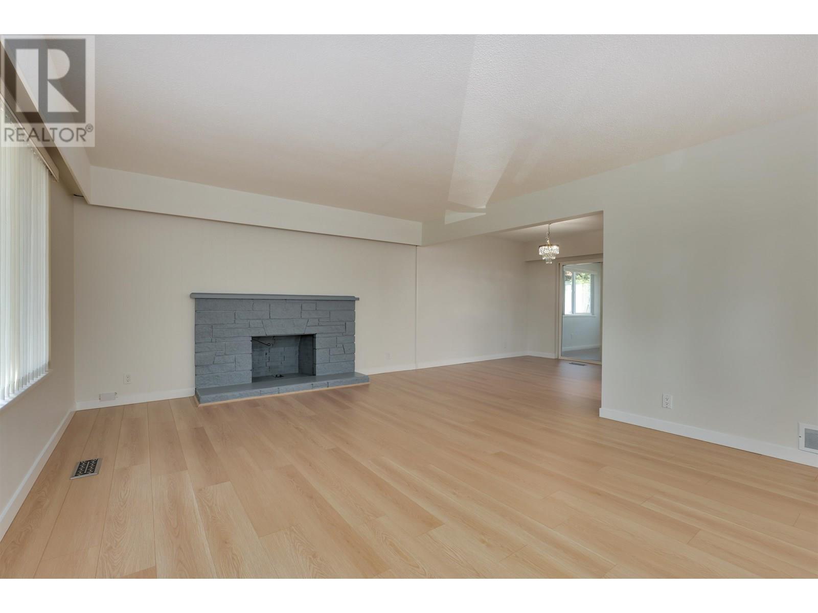 Photo 19 of 860 Howard Avenue, Burnaby BC