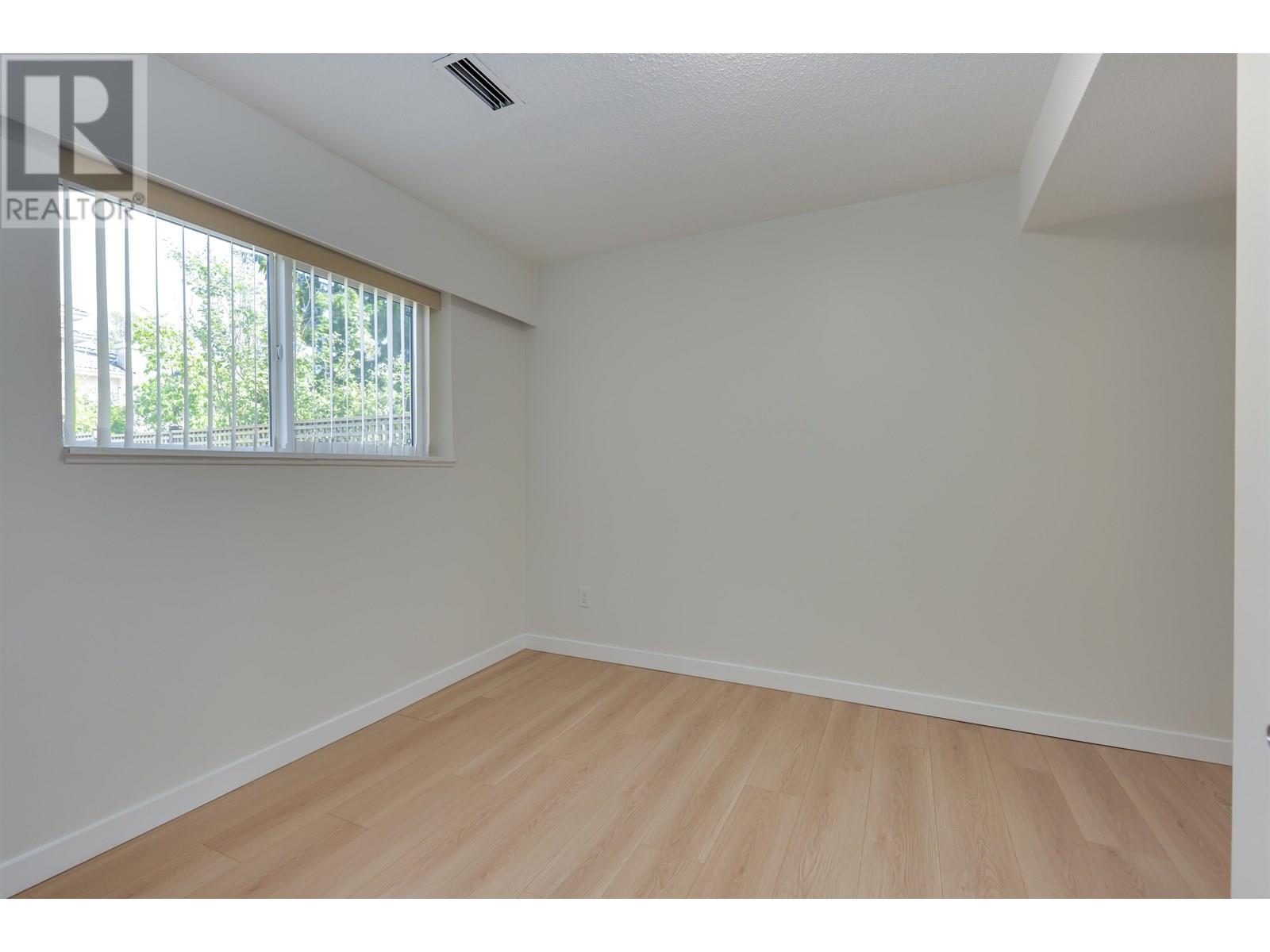 Photo 32 of 860 Howard Avenue, Burnaby BC