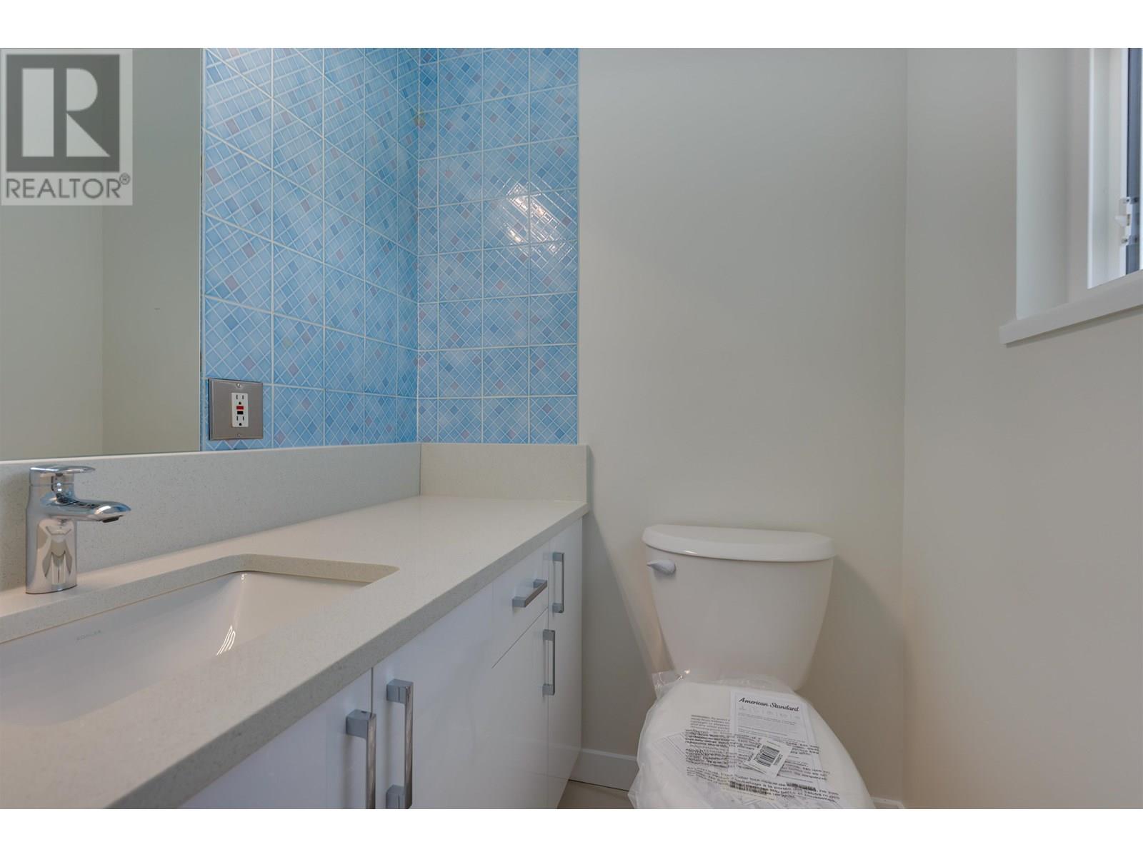 Photo 31 of 860 Howard Avenue, Burnaby BC