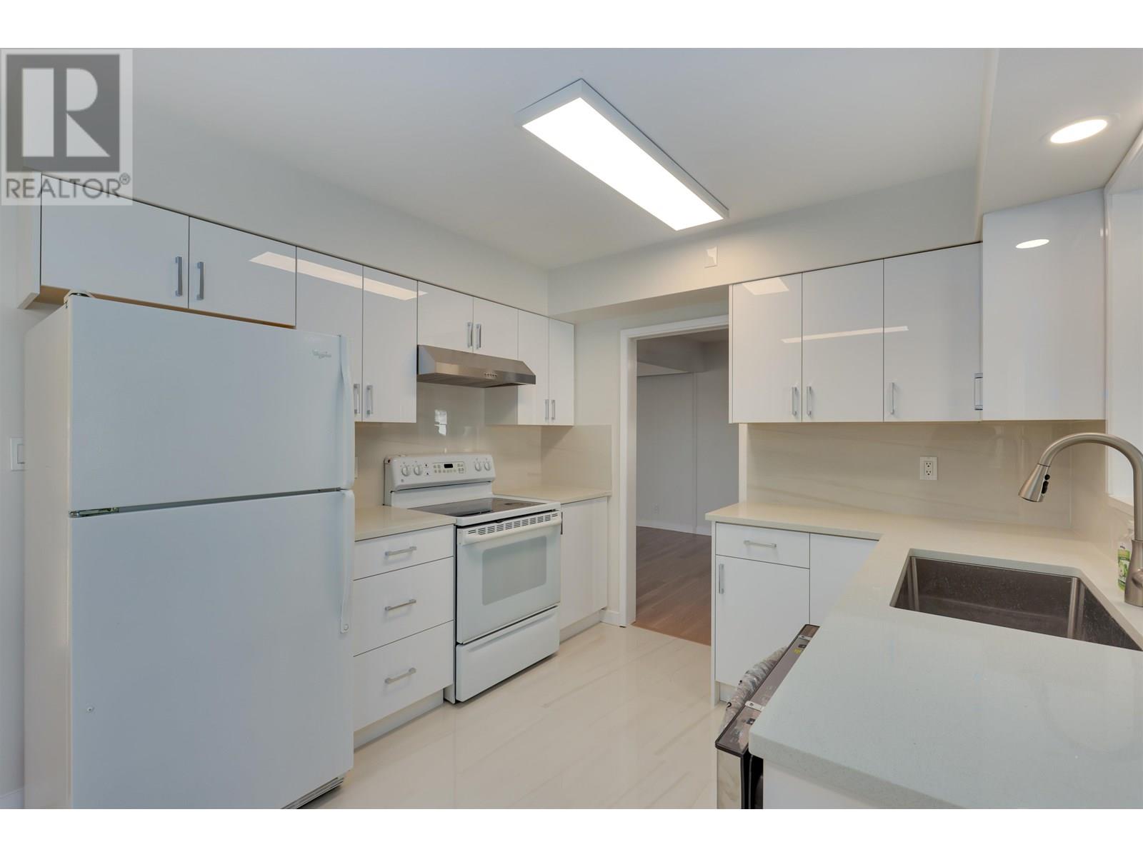 Photo 15 of 860 Howard Avenue, Burnaby BC