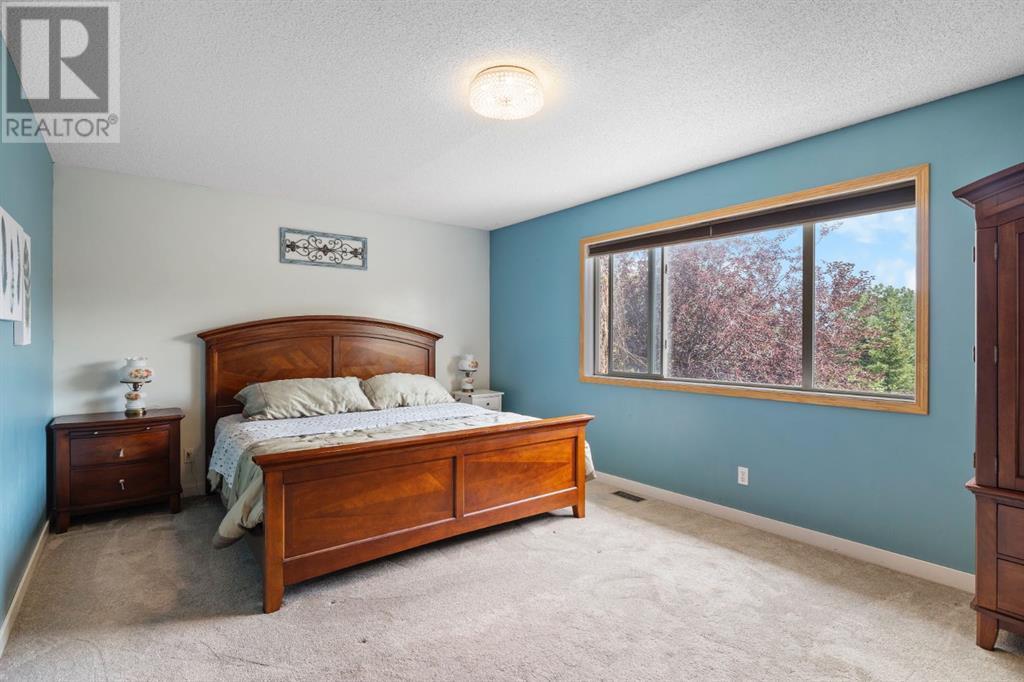 Photo 24 of 168 Fairways Drive Nw, Airdrie AB
