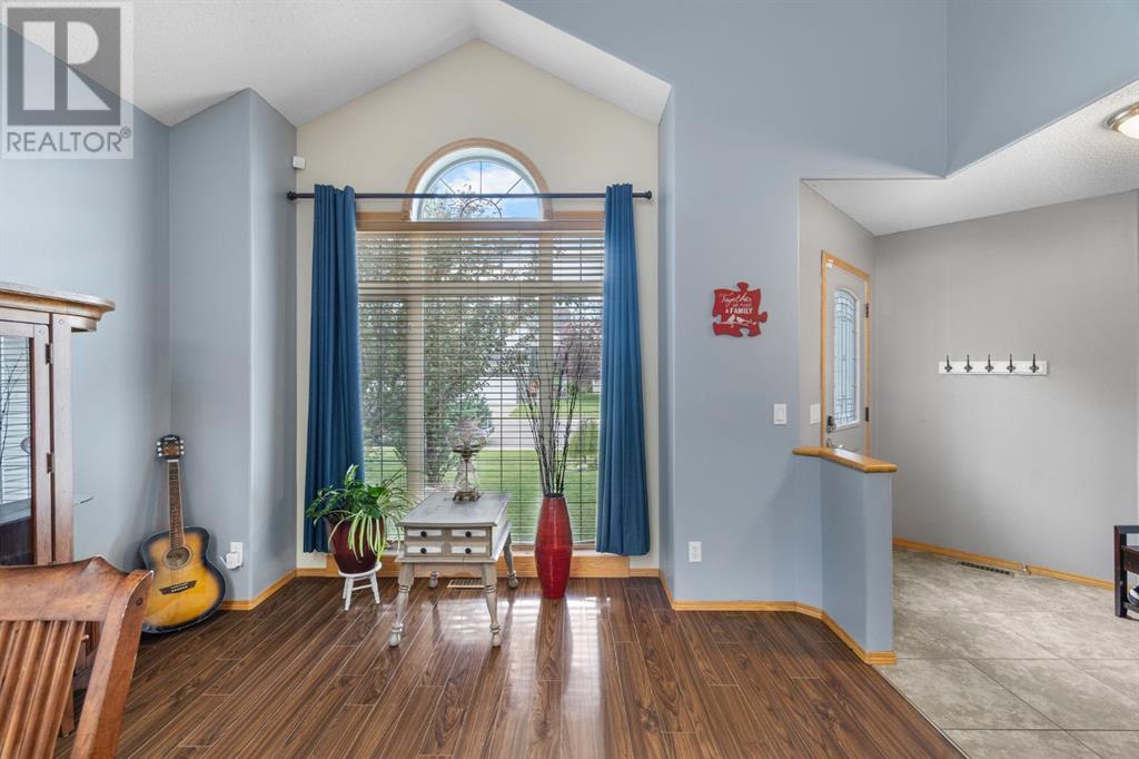 Photo 4 of 168 Fairways Drive Nw, Airdrie AB