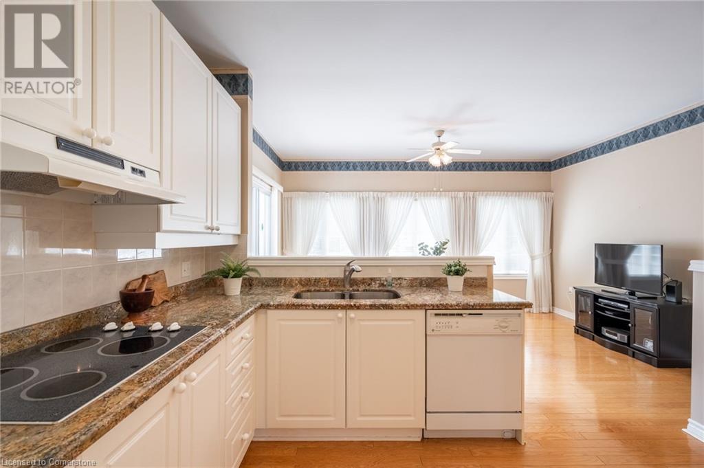 Photo 8 of 281 Silverbirch Boulevard Unit 19, Mount Hope ON