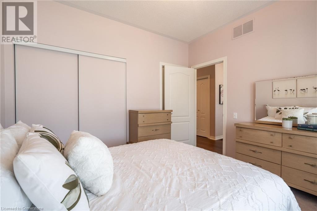 Photo 17 of 281 Silverbirch Boulevard Unit 19, Mount Hope ON