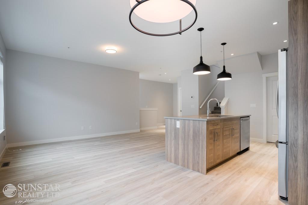 Photo 6 of 37 8371 202 B Street, Langley BC