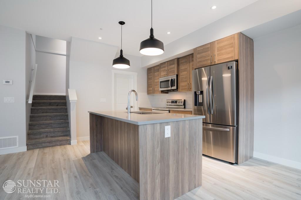 Photo 9 of 37 8371 202 B Street, Langley BC