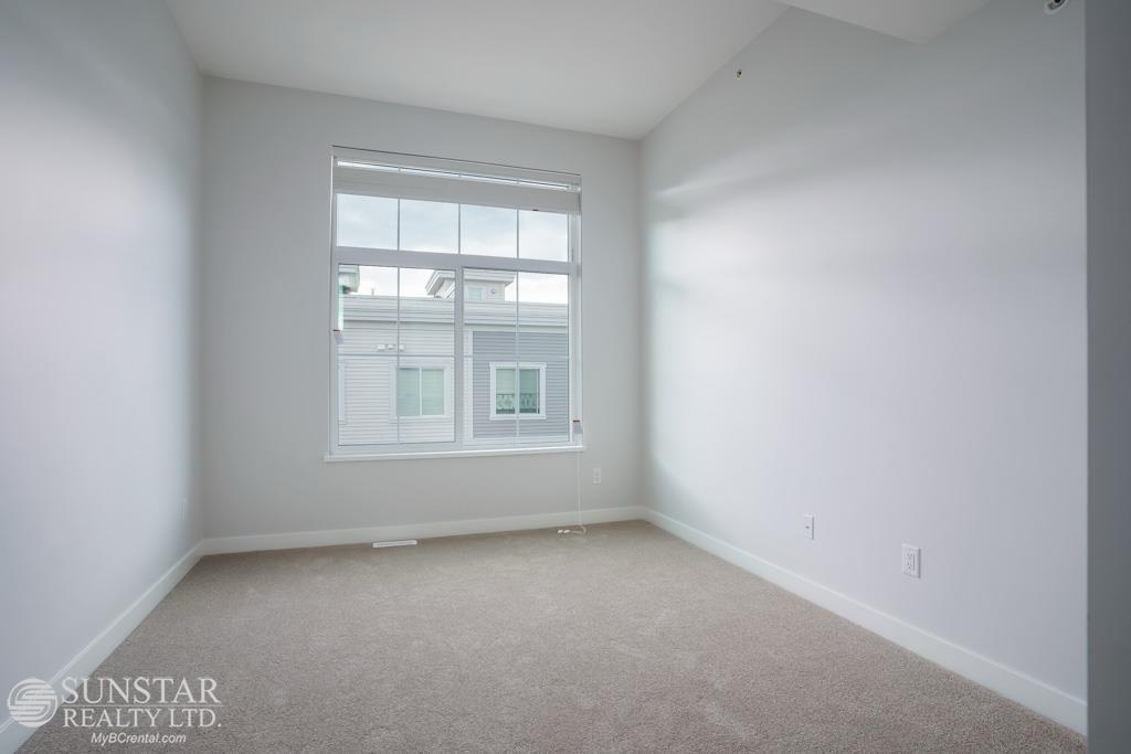 Photo 14 of 37 8371 202 B Street, Langley BC