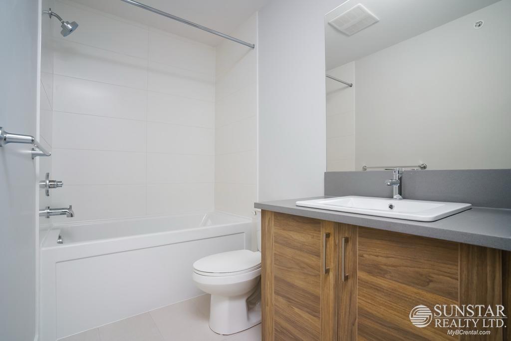 Photo 18 of 37 8371 202 B Street, Langley BC
