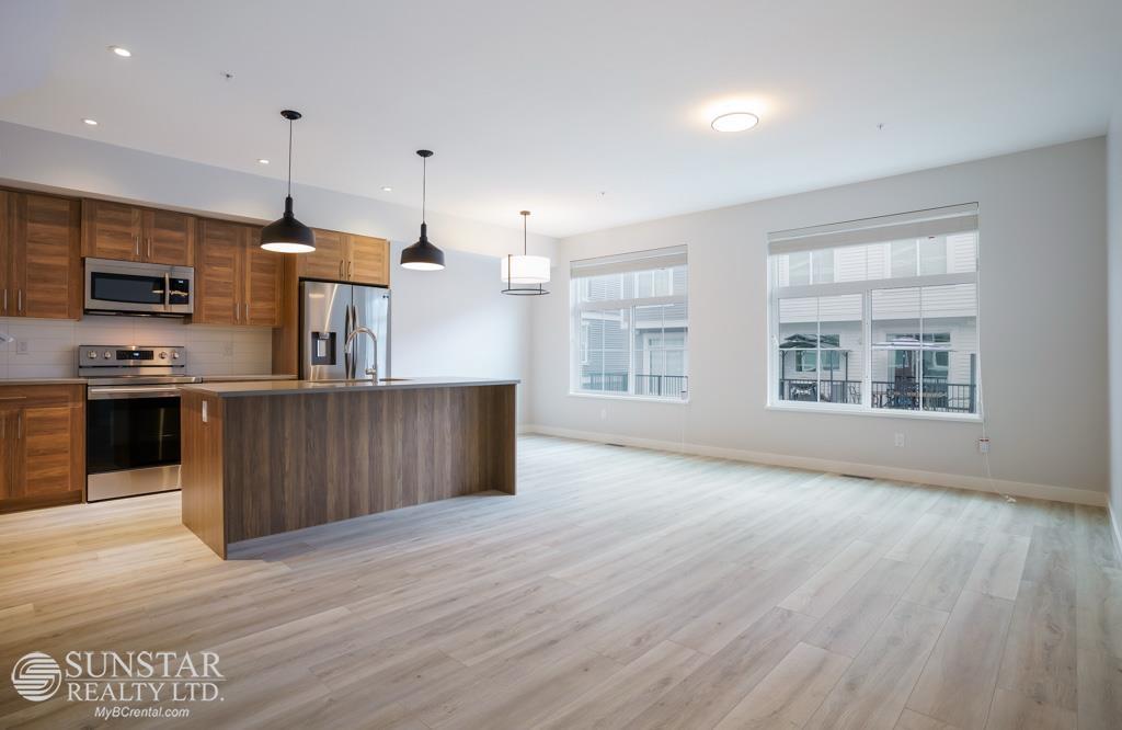 Photo 13 of 37 8371 202 B Street, Langley BC