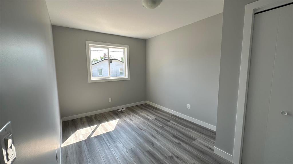 Photo 9 of 1482 Alexander Avenue, Winnipeg MB