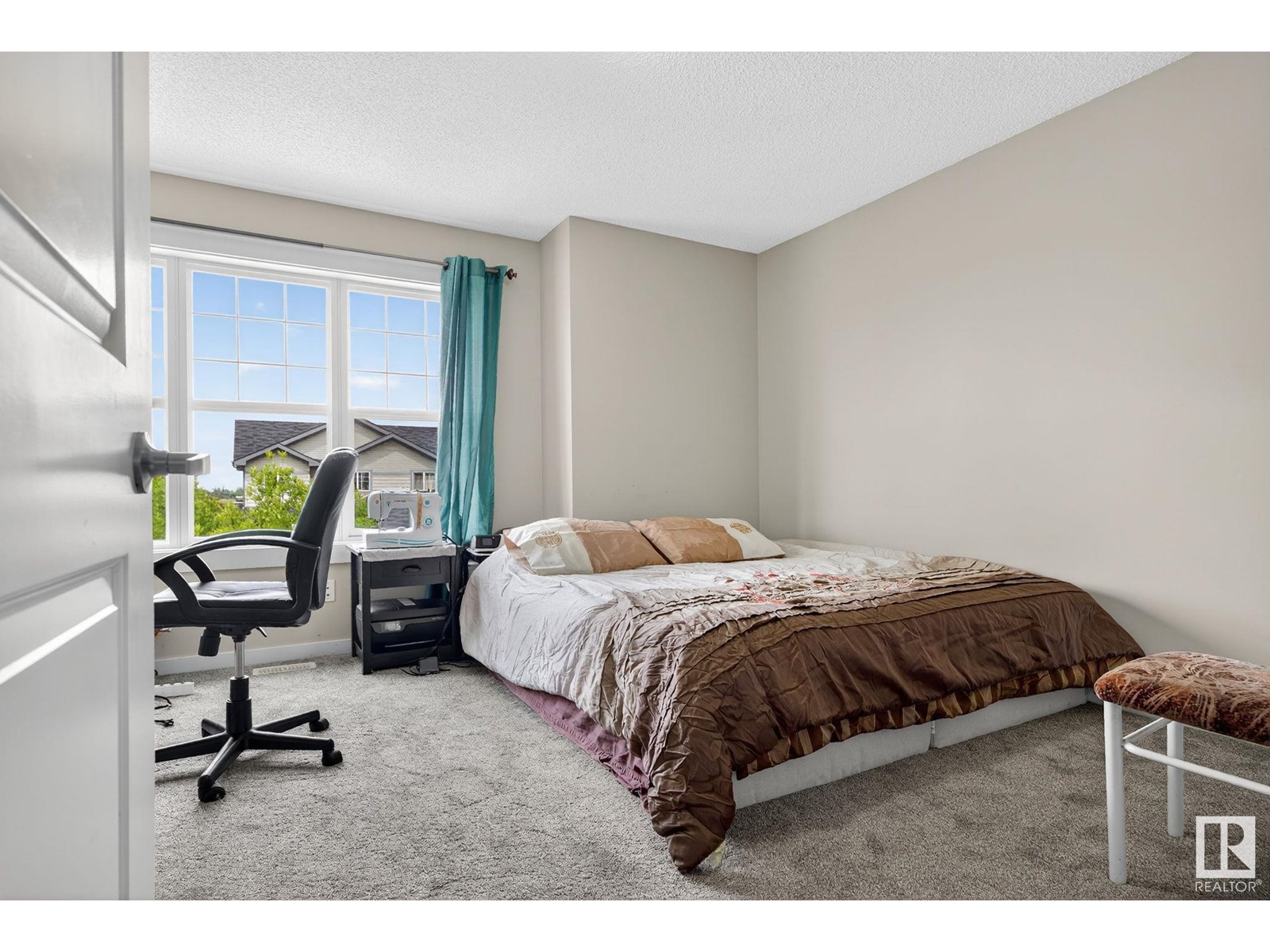 Photo 11 of 5135 1 A Av Sw, Edmonton AB