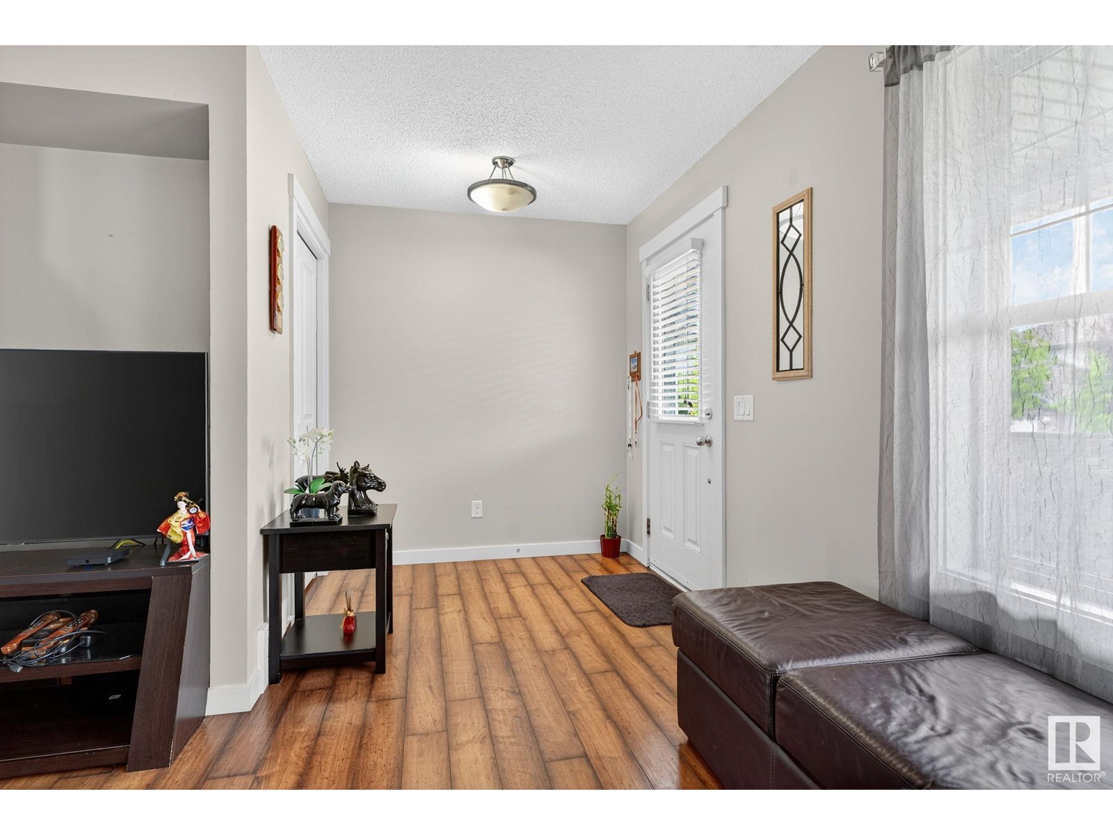 Photo 17 of 5135 1 A Av Sw, Edmonton AB