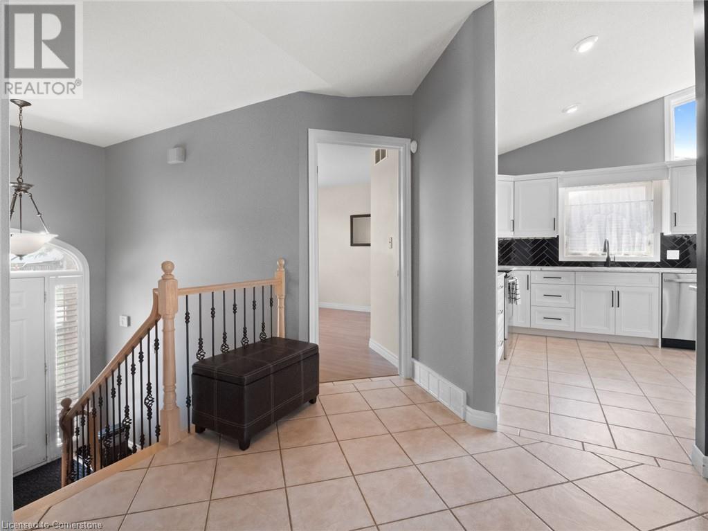 Photo 4 of 7721 Parkview Crescent, Niagara Falls ON