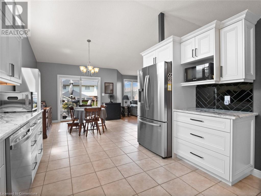 Photo 7 of 7721 Parkview Crescent, Niagara Falls ON