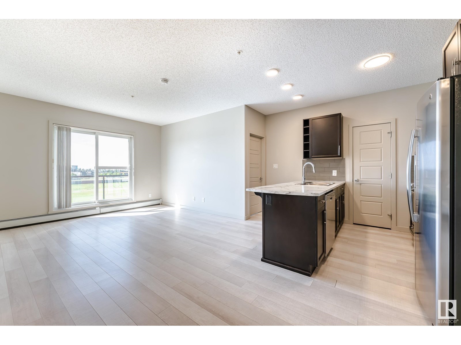 Photo 10 of 408 320 Ambleside Li Sw, Edmonton AB