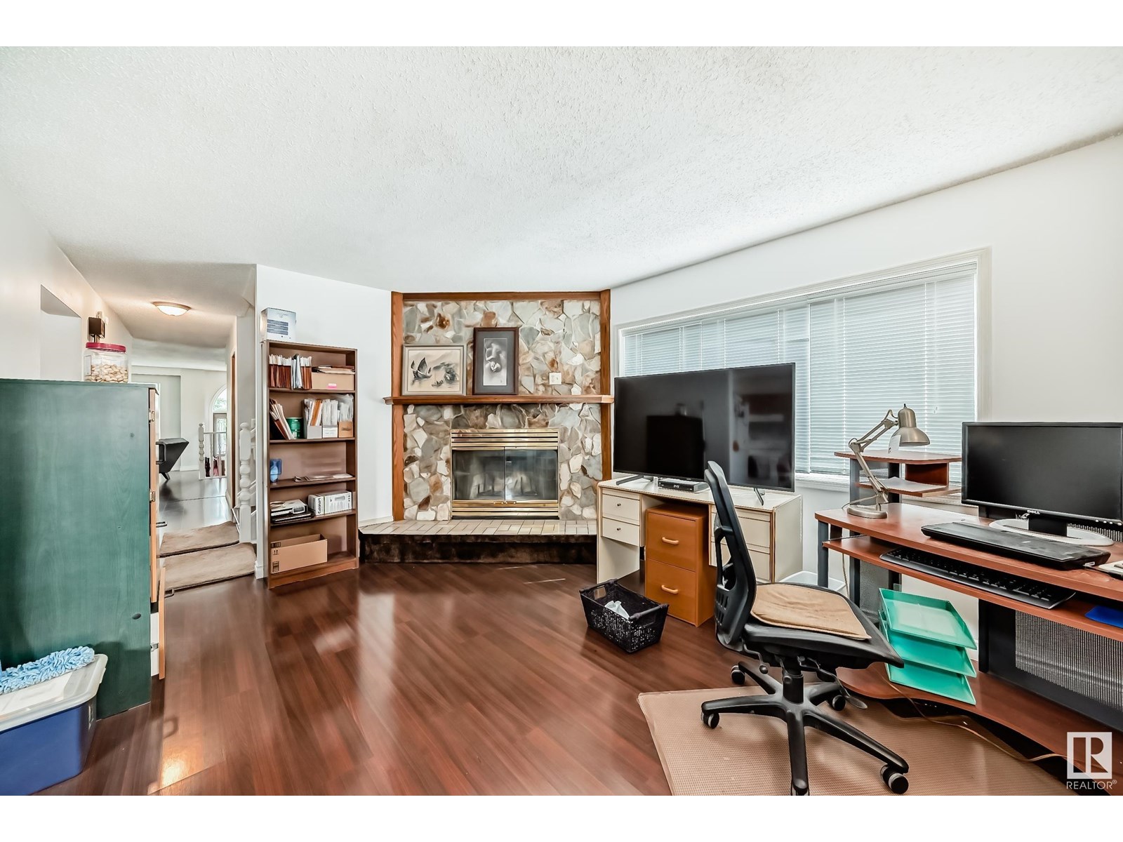 Photo 5 of 11240 95 A St Nw, Edmonton AB