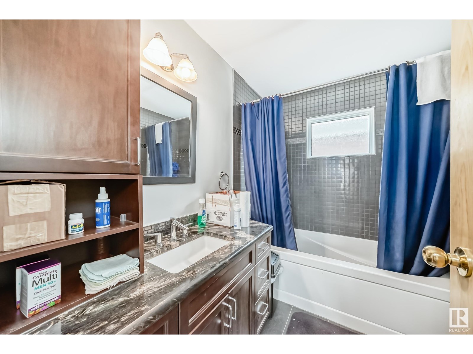 Photo 16 of 11240 95 A St Nw, Edmonton AB