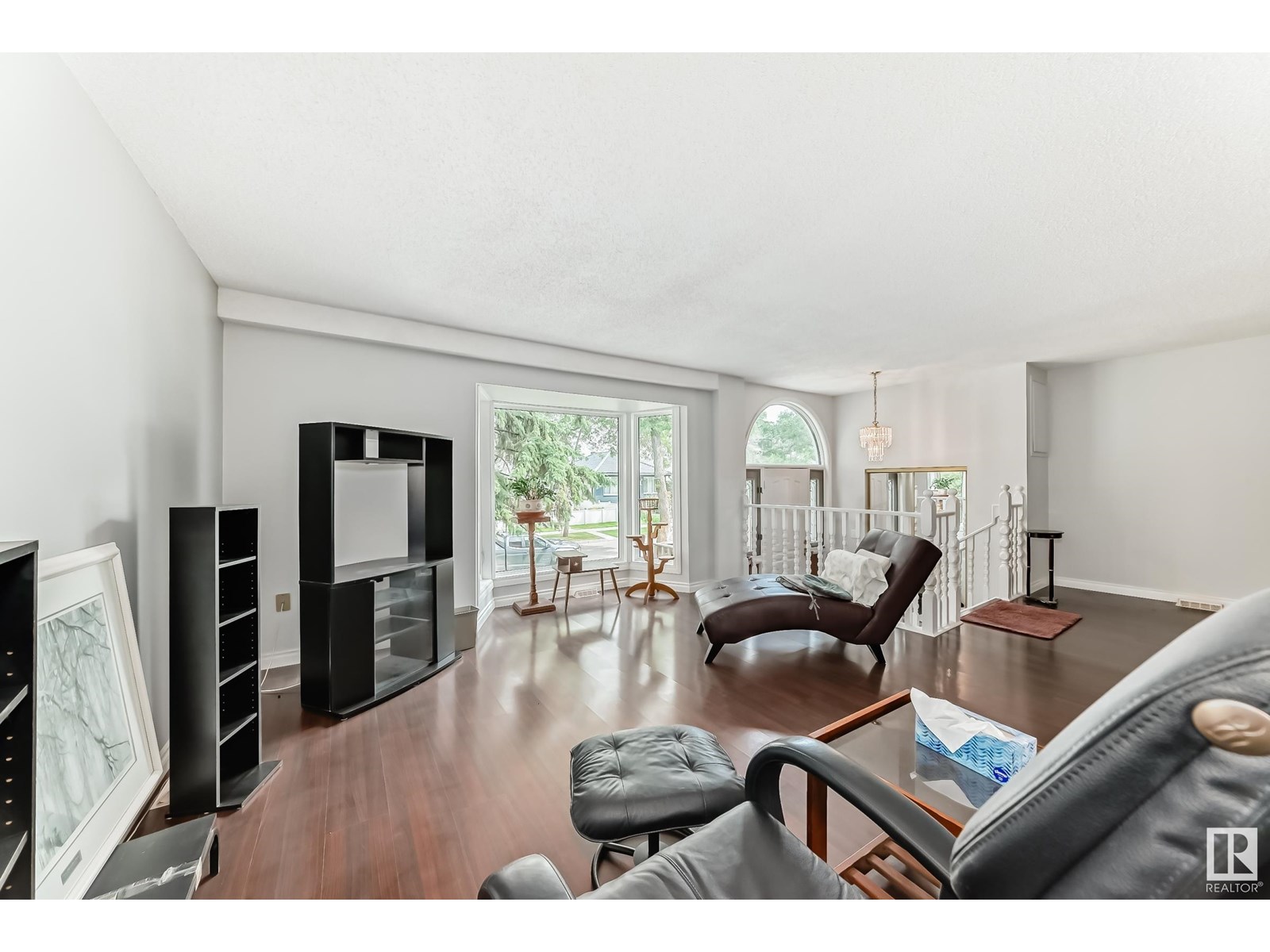 Photo 6 of 11240 95 A St Nw, Edmonton AB