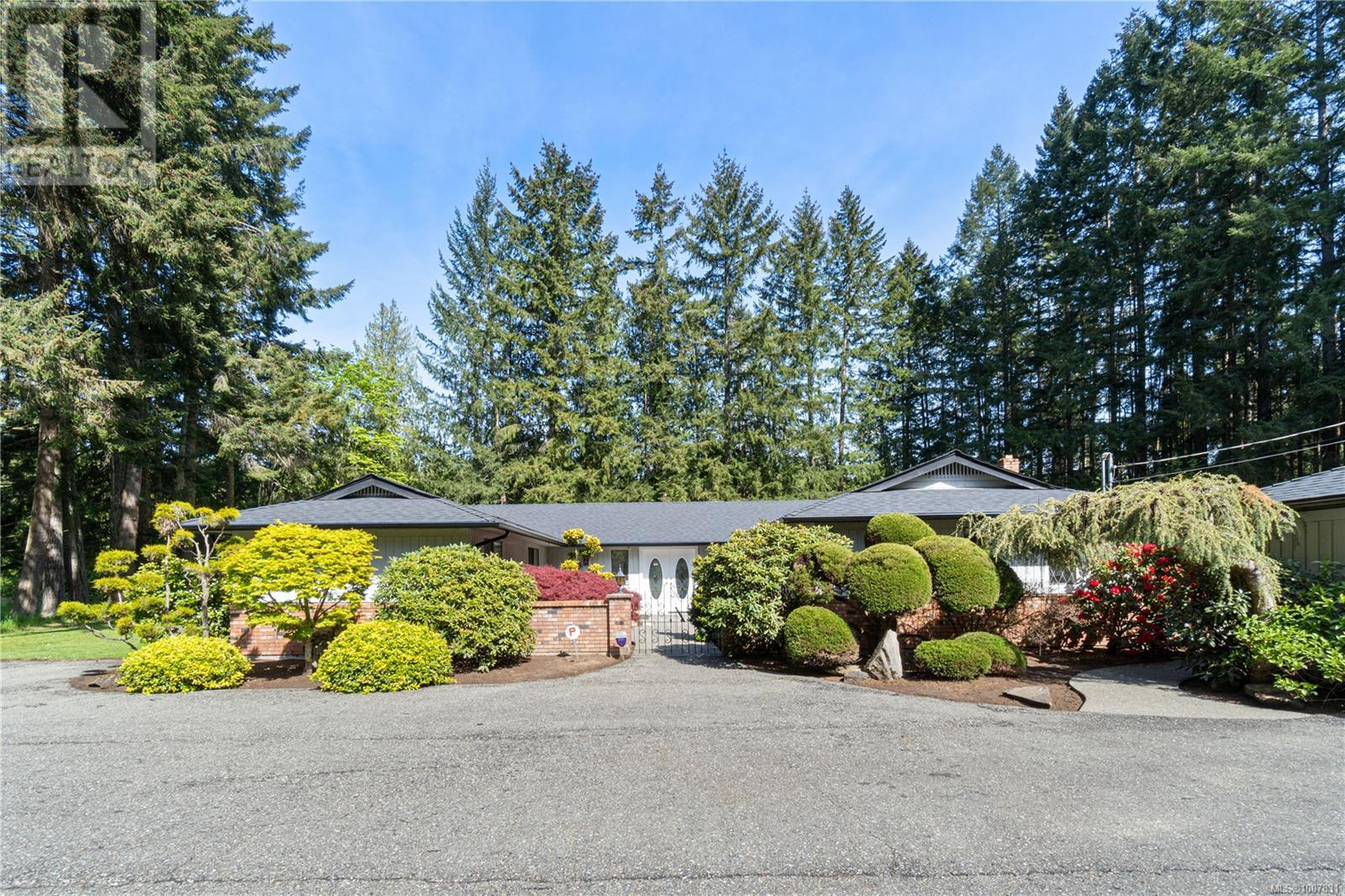 Photo 4 of 578 Wain Rd, Parksville BC