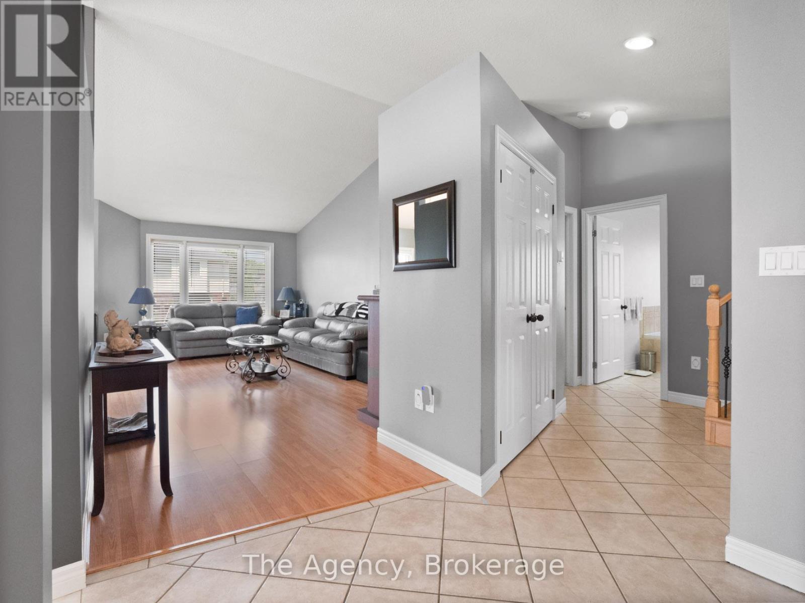 Photo 12 of 7721 Parkview Crescent, Niagara Falls ON