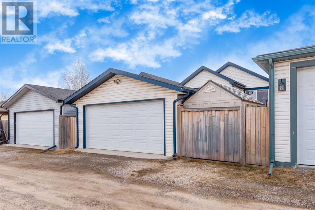 Single Family House Bi-level for Sale in  Copperfield Rise SE Copperfield Calgary 