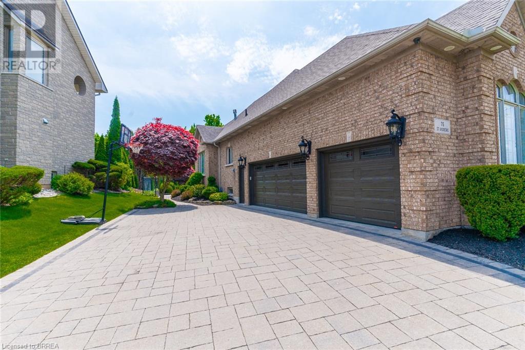 Photo 18 of 75 St Andrews Drive, Brantford ON