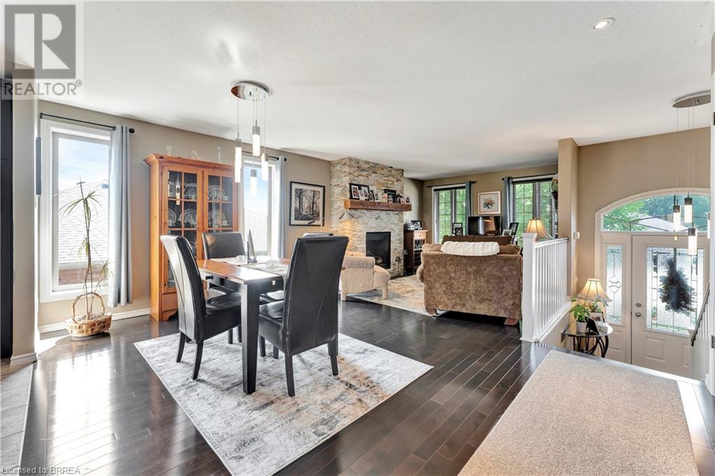 Photo 14 of 33 Mansfield Drive, St George ON