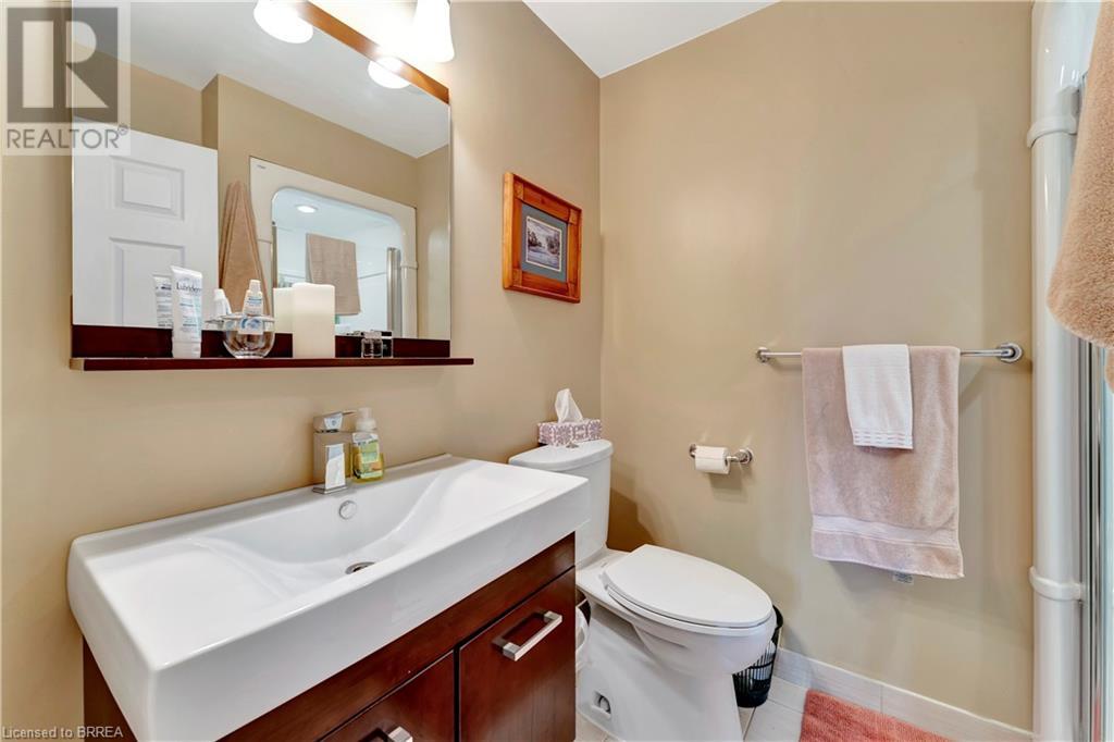 Photo 25 of 33 Mansfield Drive, St George ON