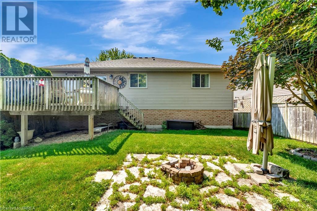 Photo 30 of 33 Mansfield Drive, St George ON