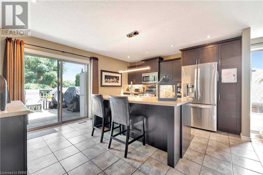 Photo 9 of 33 Mansfield Drive, St George ON