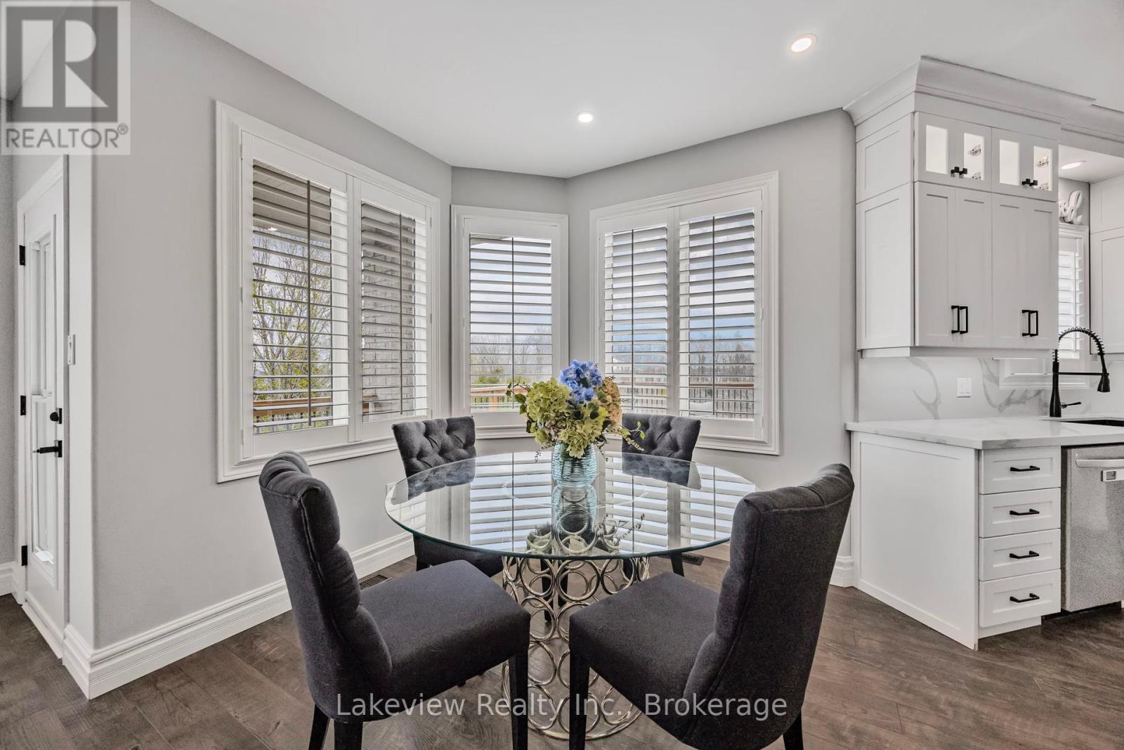 Photo 18 of 31 Cleopatra Court, Orillia ON